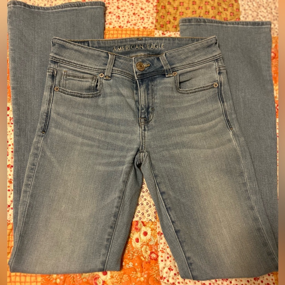 American Eagle Women's Light Blue Flare Leg Jeans Size 2